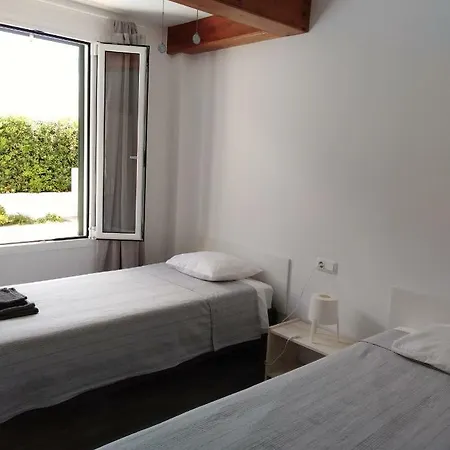 Xalet Tord Massot, 11 Tatil Evi